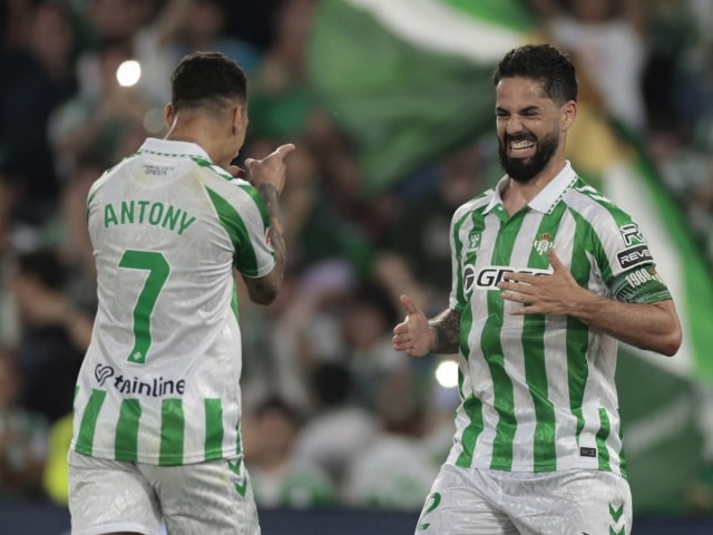 Real Betis Nắm Quyền Thượng Phong, Levante Quyết Lật Ngược Trận Đấu